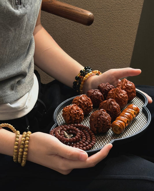 Wenwan Walnuts as a Slow Living Hobby: A Screen-Free Mindfulness Practice for the Digital Age