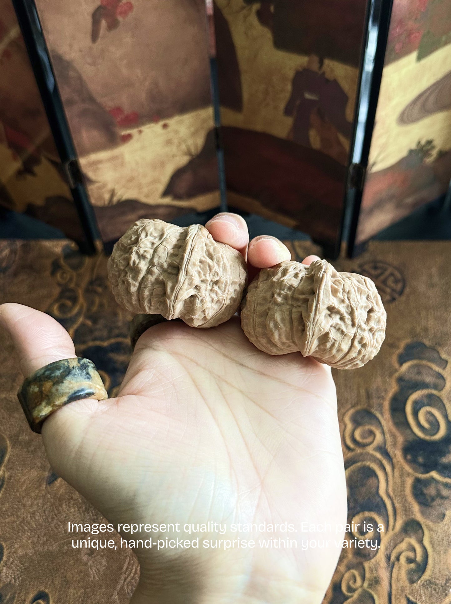Pumpkin Wenwan Walnut - Big-Hand Friendly, Full-Palm Feel (44–48mm)
